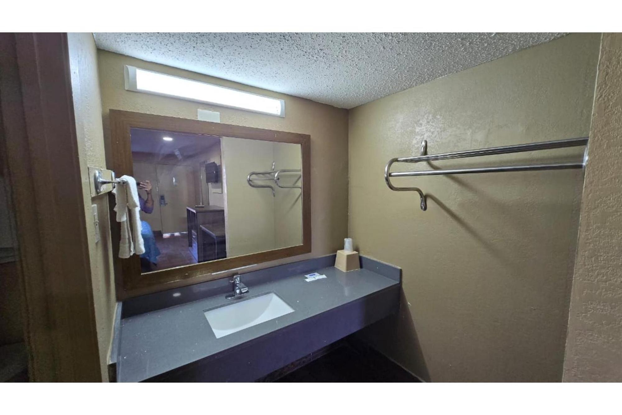 Diamond Inn Motel By Oyo Jackson Hwy 80- I-20 Exterior photo